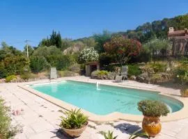 Studio charmant à Pierrefeu-du-Var, 20 m², piscine partagée