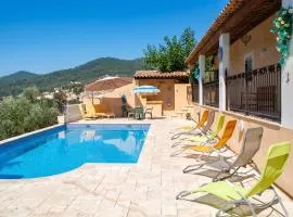 Villa élégante à Callas avec piscine privée