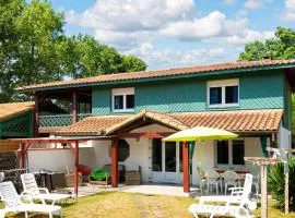 Maison accueillante à Vielle-Saint-Girons avec jardin et cheminée