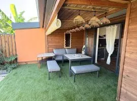 Terre Sainte 2chambres avec jardin Tropical et varangue
