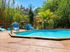 Chalet charmant près d'Orange avec piscine partagée