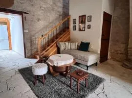 Daphne Cottage - A charming cottage in Vasa Village