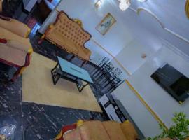 Golden fortune Hotel apartment, hotelli kohteessa Molyko