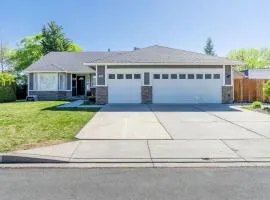 Family Retreat with Hot Tub, Gym & Game Room Sleeps 11 in Reno