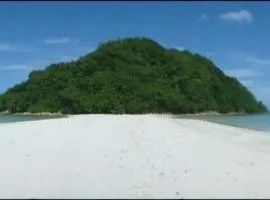 Kelambu Beach Villa