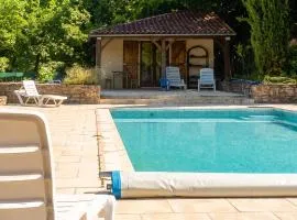 Villa confortable à Milhars avec piscine privée