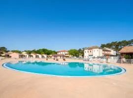 Maison charmante à Soustons avec piscine et jardin
