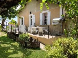 Maison charmante au cœur de Sainte-Croix-du-Mont avec jardin