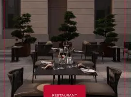 Grand Hotel
