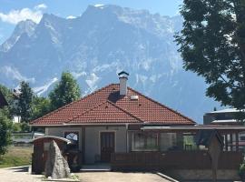 Chalet Zugspitzblick، فندق في ليرموس