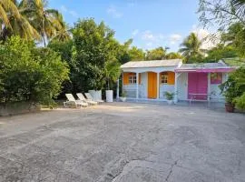 Bungalow charmant au Moule avec vue sur jardin