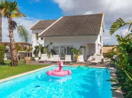 Retreat Villa, Hot tub, BBQ, max 38 ppl