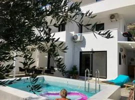 Villa 'Tην αιώνια φωτιά' with private pool & jacuzzi close to the beach