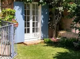 Appartement charmant proche d'Avignon avec piscine privée