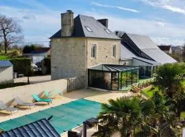 Maison confortable à Saint-Germain-du-Pert avec piscine privée