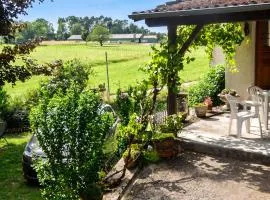 Maison de charme à Teyssieu avec cheminée et jardin.