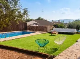 Charming Villa in El Vendrell + Pool