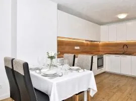 Spacious 3-room apartment with a balcony, 5 minutes to the center