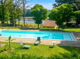 Bungalow charmant à Rochechouart avec vue sur lac