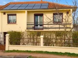 Maison accueillante à Montluçon avec jardin privatif