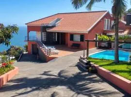 Pleasant Apartment with Private Pool in Lombo Do Doutor - 50 m²