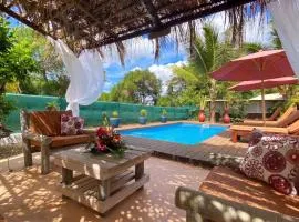 Charming house in Albion + enclosed garden and shared pool