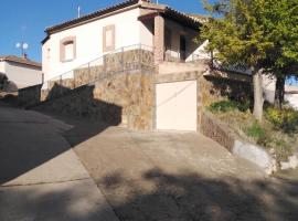Charming house in Geria with terrace, hotel sa Geria