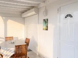 Appartement charmant Deshaies vue mer