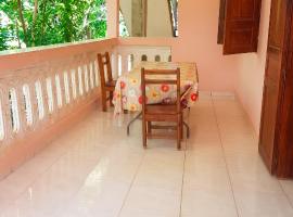 Spacious apartment with sea view in Bandrele, 170 m²., Hotel in Bandrélé