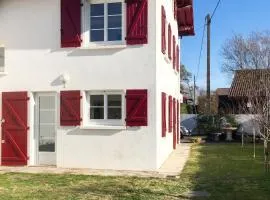 Charmante maison à Arcangues avec vue sur les montagnesEL