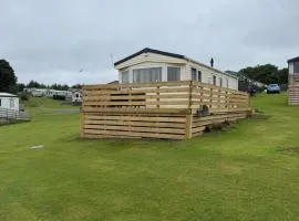 Caravan Sleeps 4 with Lake Views and Parking