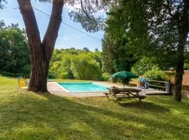 Grande maison de vacances avec piscine à Razès 190 m²