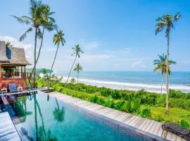 Spacious villa in Kabupaten Tabanan with sea view