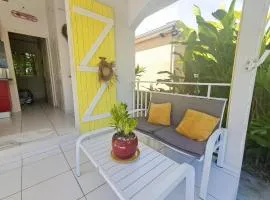 Bungalow confortable à Sainte-Anne, 30 m² avec jardin