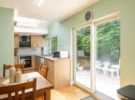 Spacious 3BR Family Home with Big Garden