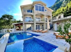 Villa Maki