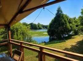 Tente Safari au bord de l'étang