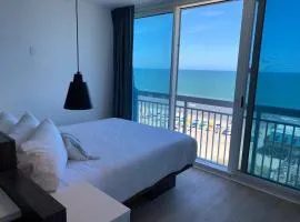 Pierfront Paradise by Casanita - Oceanfront Suite