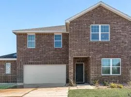 Great for Families! Glenn Heights Getaway w/ Yard