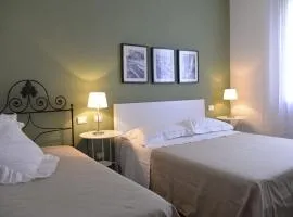 Bed And Breakfast 22 Garibaldi Home