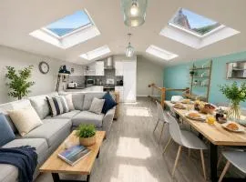 Spacious 3-Bed Seaview Retreat - Family-Friendly in Westward Ho!