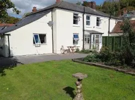 The Post Office, 6 beds, Bar, Library, Pool Table, Stream, Large Garden