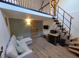 L oasis de Détente - le Cocon - gîte 4 personnes avec piscine privée chauffée - à 2km de Pairi Daiza