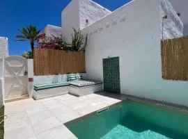 Dar Lisa - Charming authentic beachfront villa