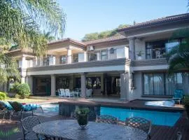 Palms On Byrne 5 Bed 6 bath 10 sleeper Tuscan Villa and Jacuzzi