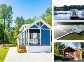 Antioch में, होटल Four Corners RV Resort
