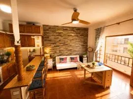 Tenerife candelaria vacaciones, quiet apartment near the ocean and local food spots and coastal walks, FAST WIFI