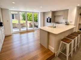 Cosy Cottage near Longleat-Dogs Welcome-Sleeps 6