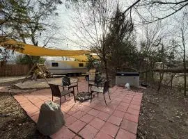 Airstream w flush toilet city water hot tub