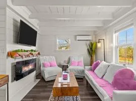 Cupids House Hot Tub, BBQ Deck, Parking